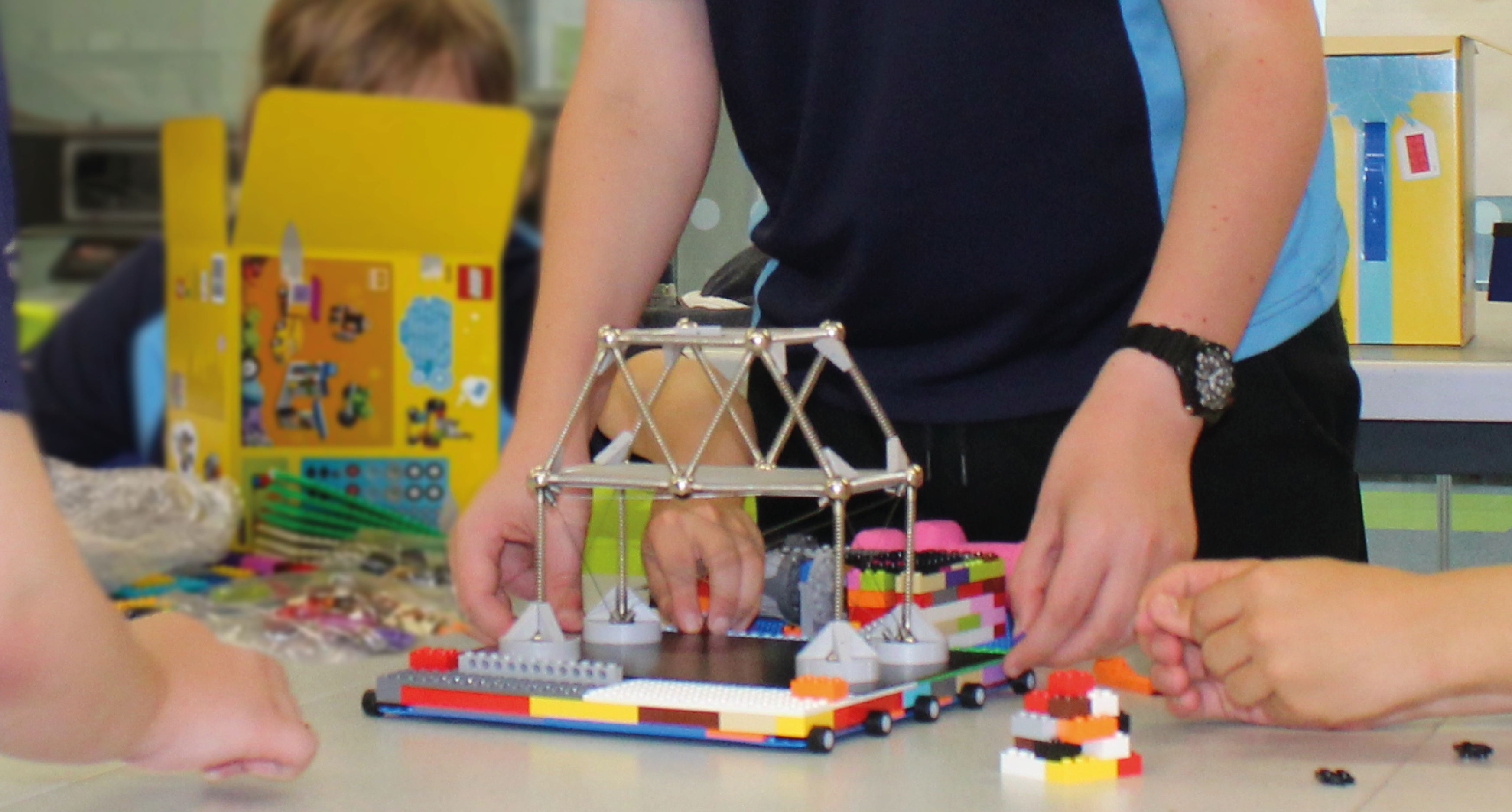 Bridge to the Future: usando o Mola para conectar jovens estudantes a carreiras em STEM